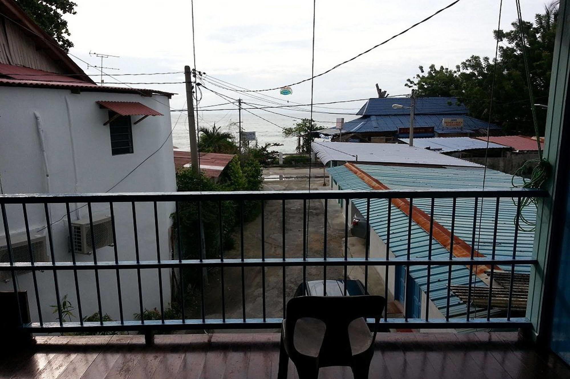 Baba'S Guest House By The Sea Batu Ferringhi Extérieur photo