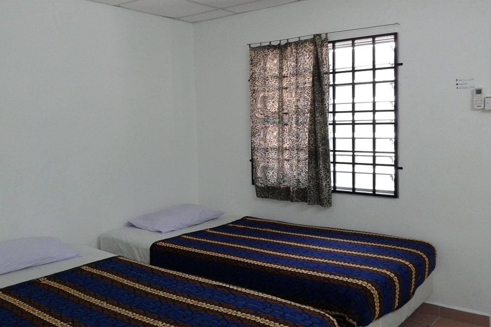 Baba'S Guest House By The Sea Batu Ferringhi Extérieur photo