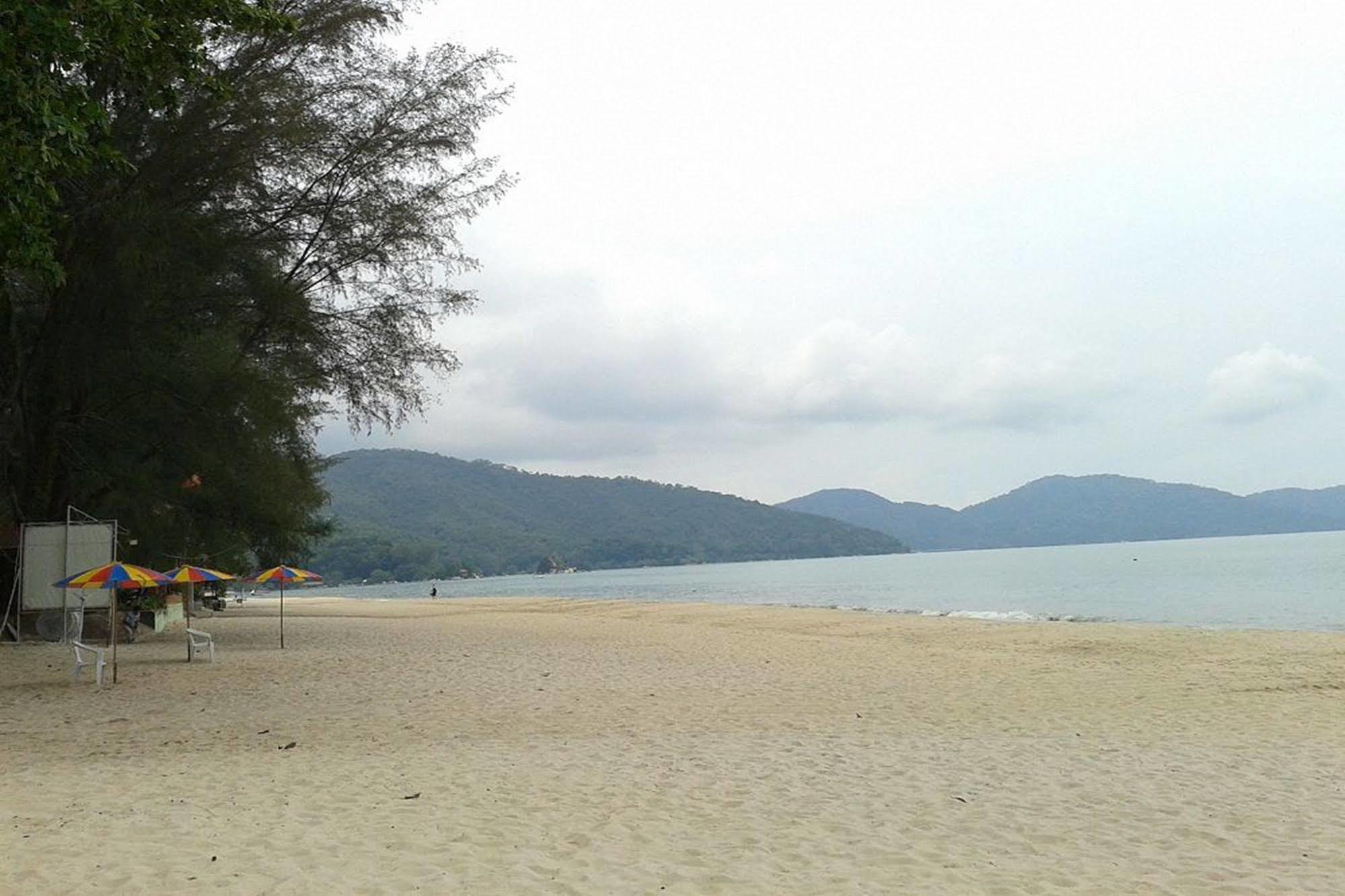 Baba'S Guest House By The Sea Batu Ferringhi Extérieur photo